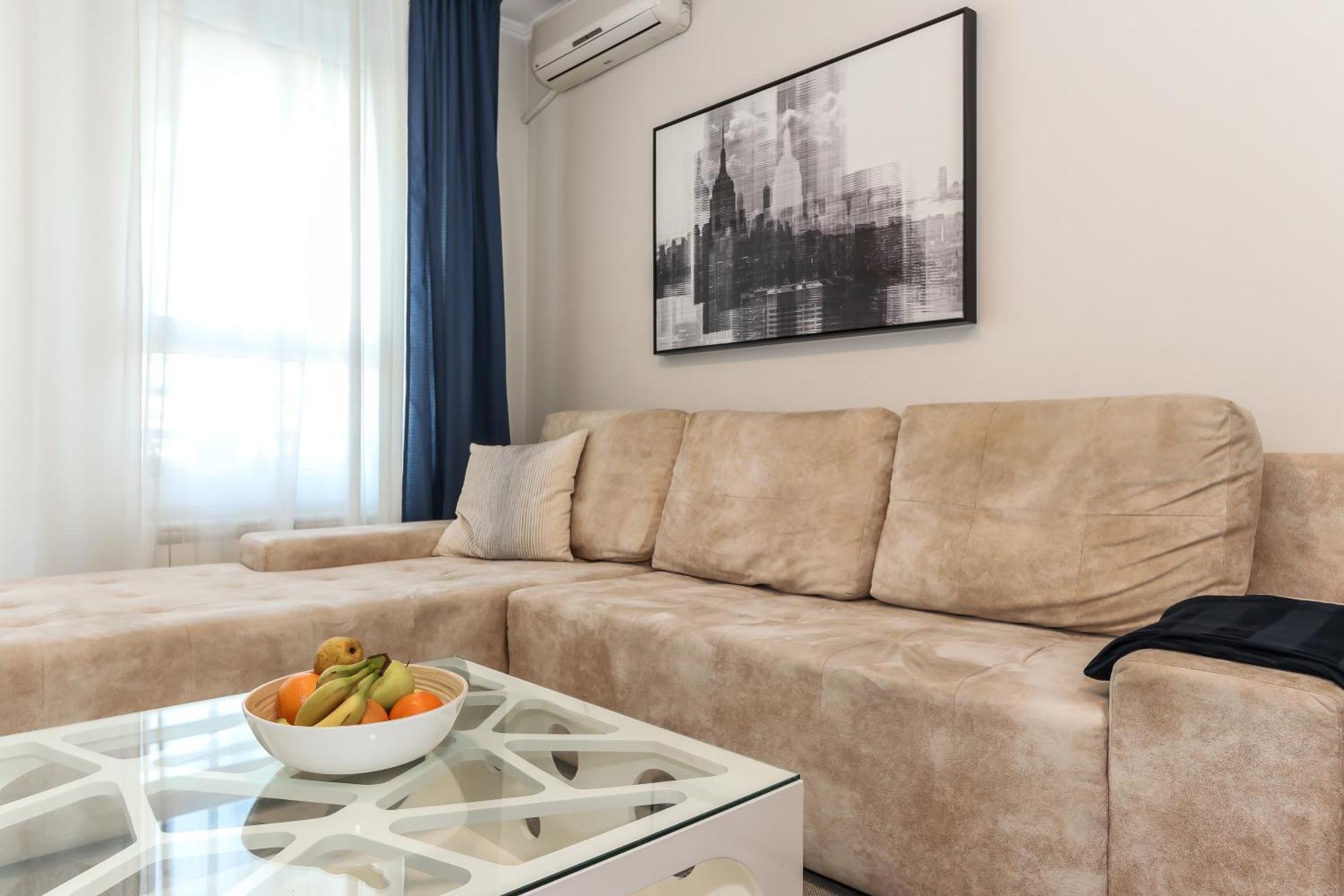 New Belgrade Apartments, Parking 5 Eur Per Day Rom bilde