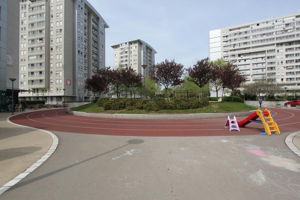 New Belgrade Apartments, Parking 5 Eur Per Day Eksteriør bilde